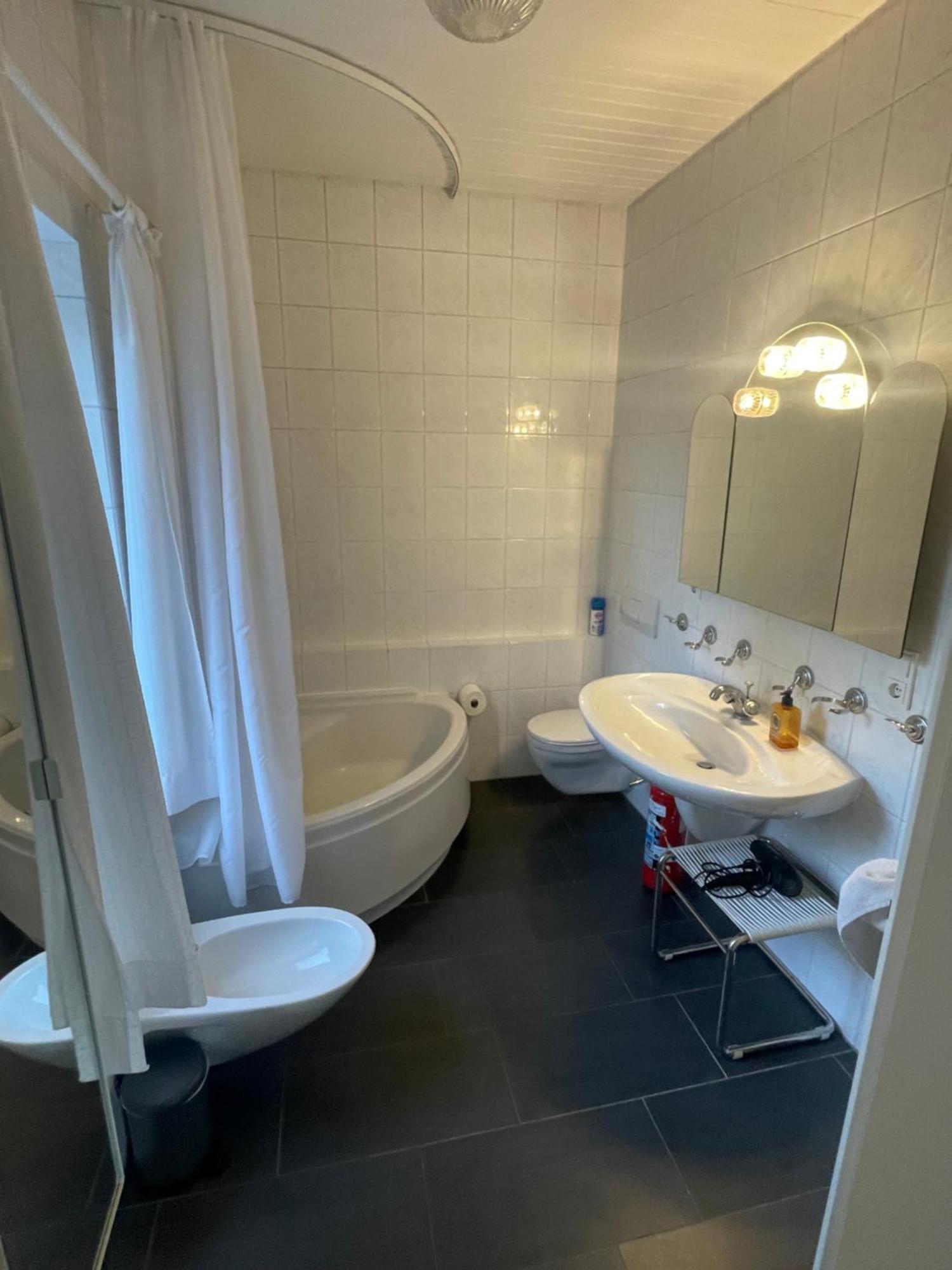 Apartmán Av No.1 Düsseldorf Pokoj fotografie